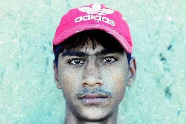 羅里人年輕男子
