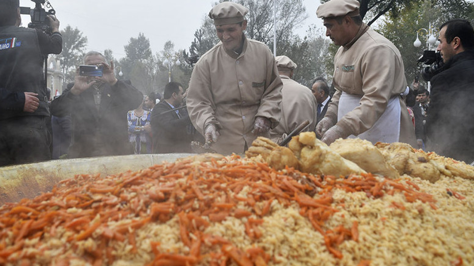 納吾魯茲宮抓飯館