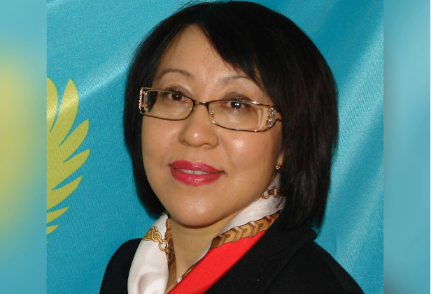 哈國旅遊大學校長
