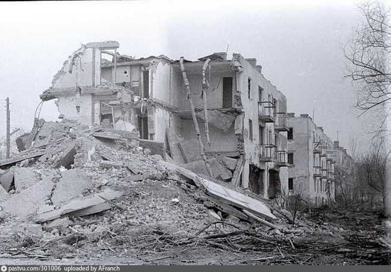 凱拉庫姆大地震廢墟